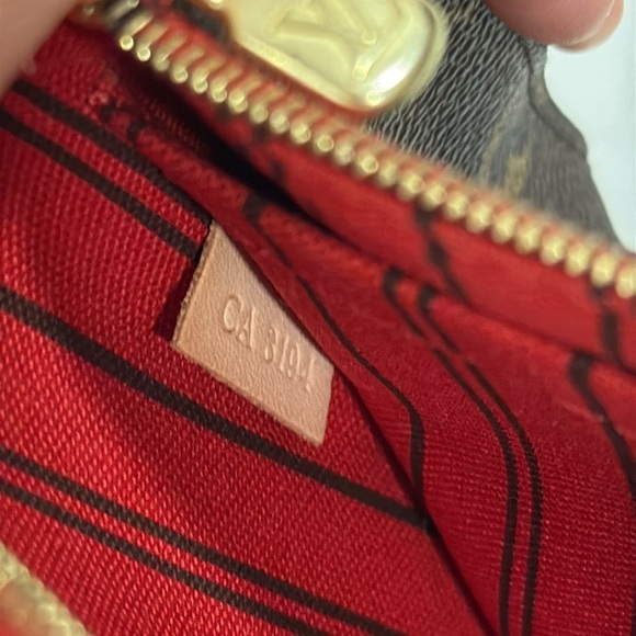 Louis Vuitton  Accessory Neverfull pouch/clutch - Picture 6 of 6